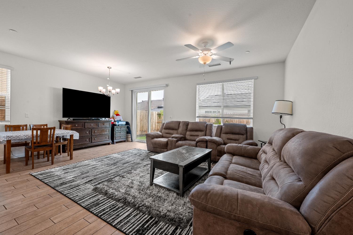 6567 E Pine Ave, Fresno, CA 93727