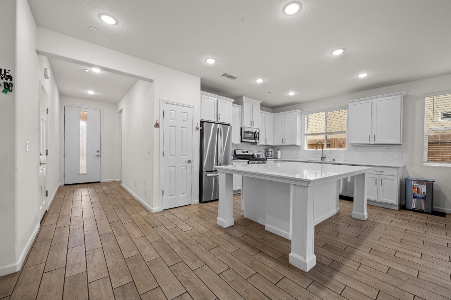 6567 E Pine Ave, Fresno, CA 93727