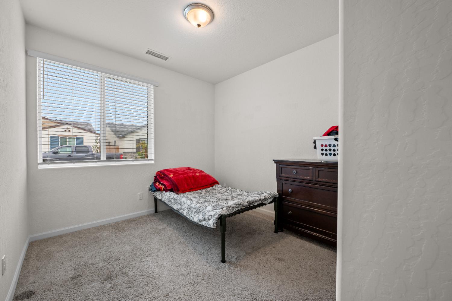 6567 E Pine Ave, Fresno, CA 93727