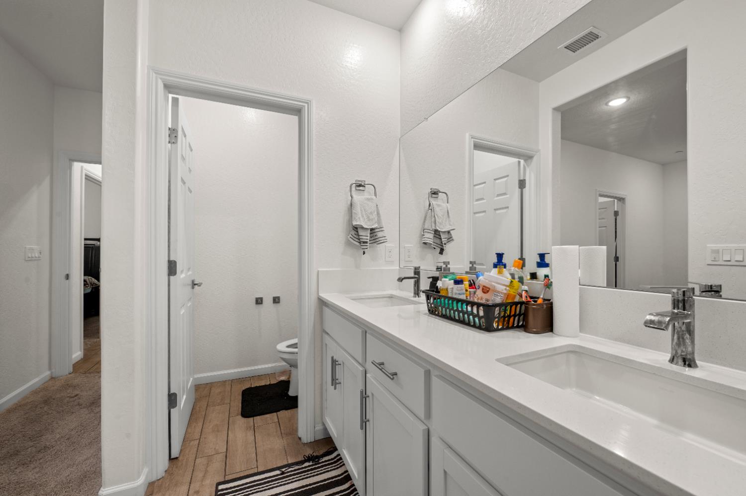 6567 E Pine Ave, Fresno, CA 93727