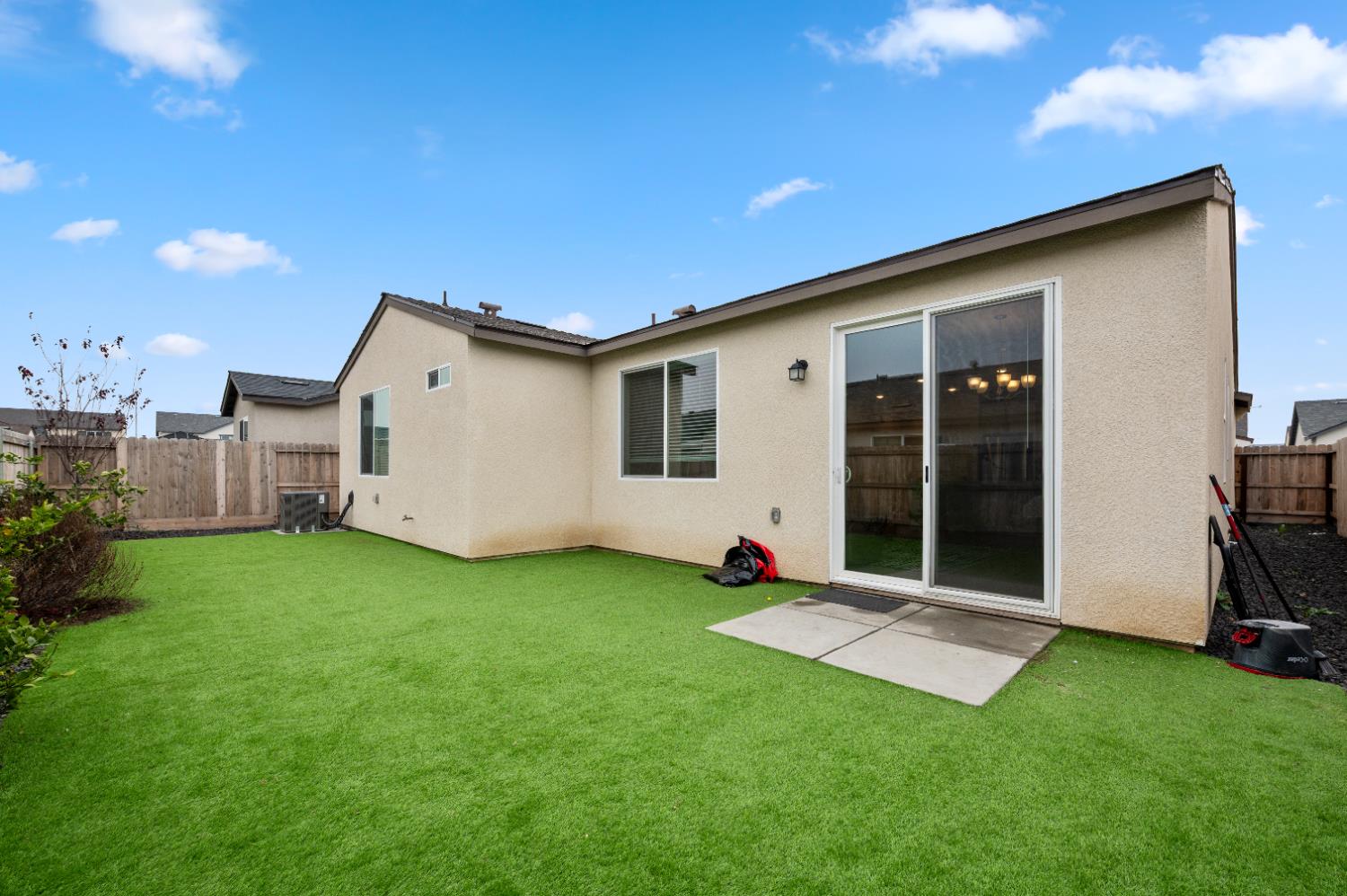 6567 E Pine Ave, Fresno, CA 93727