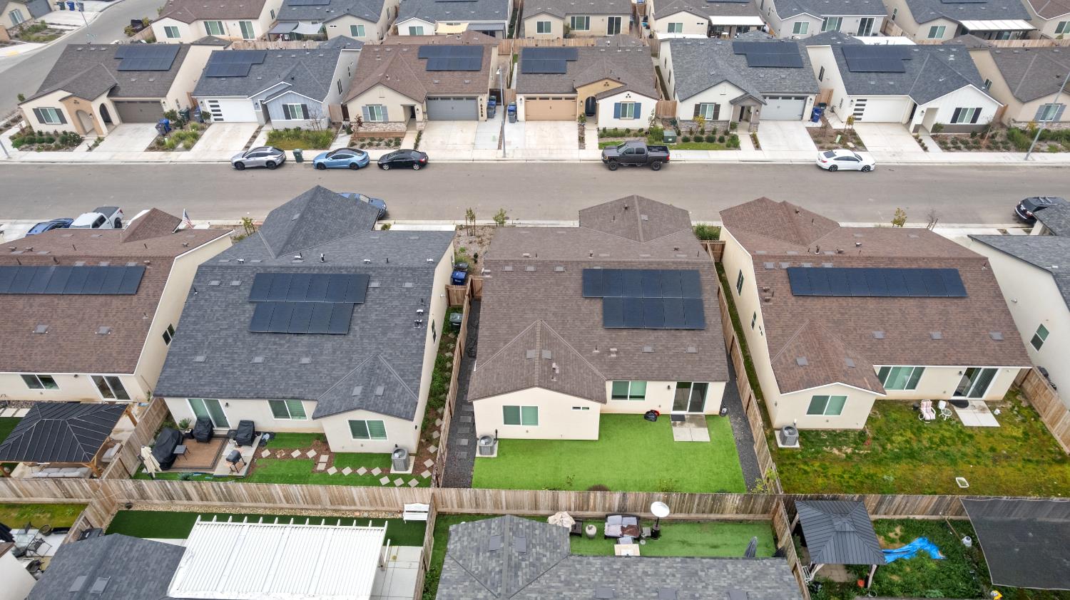 6567 E Pine Ave, Fresno, CA 93727