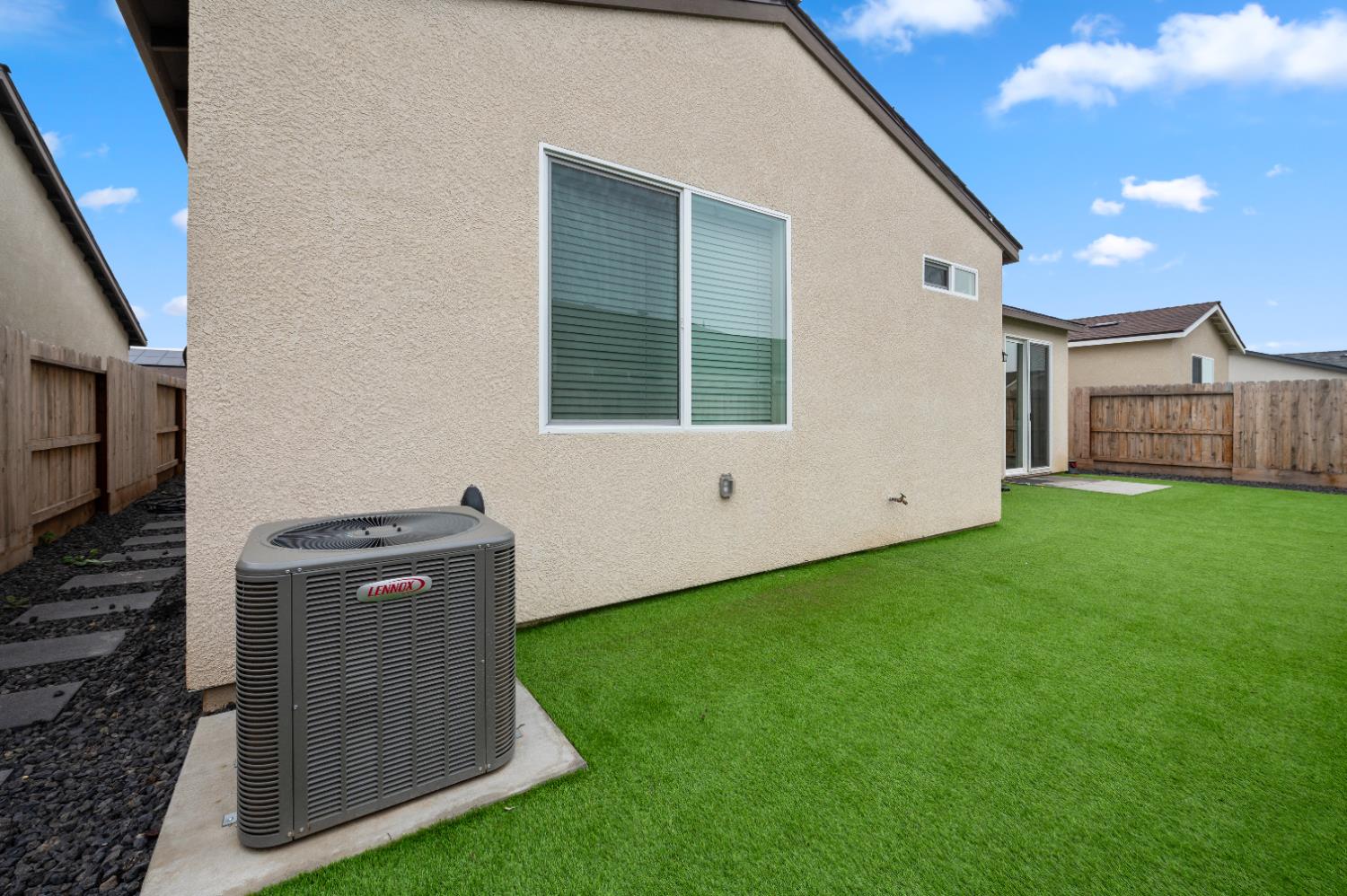 6567 E Pine Ave, Fresno, CA 93727