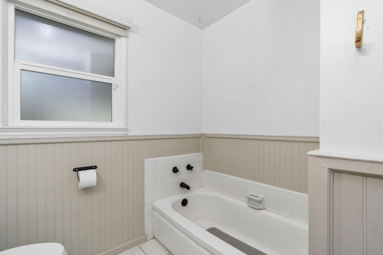 1114 W Princeton Ave, Fresno, CA 93705