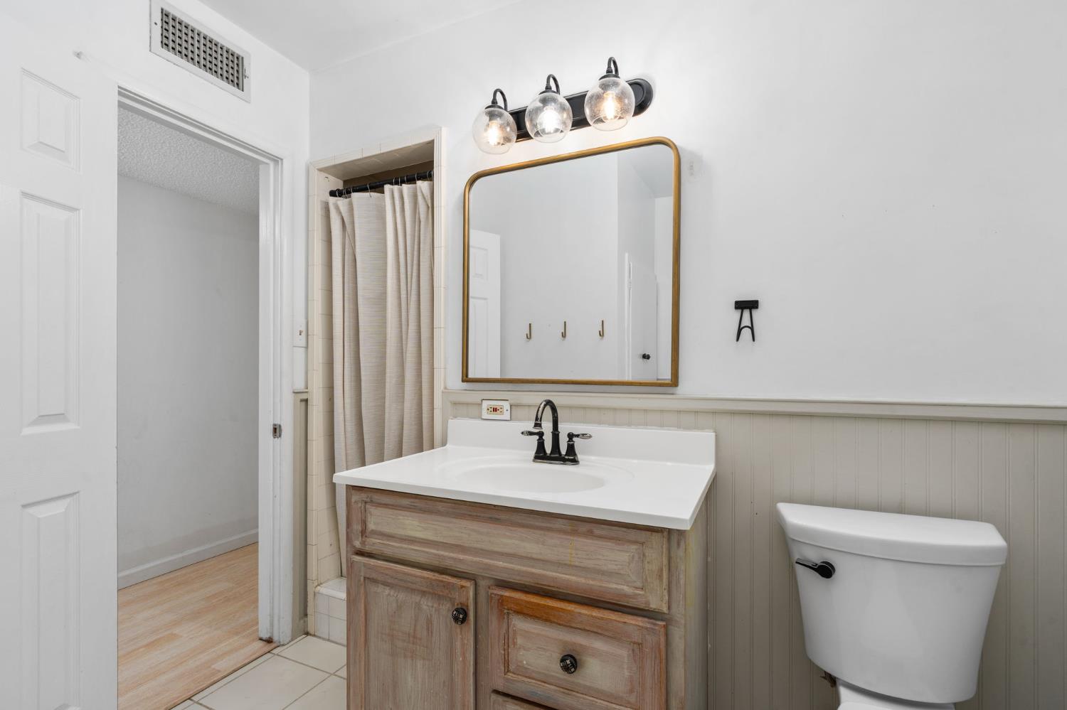 1114 W Princeton Ave, Fresno, CA 93705