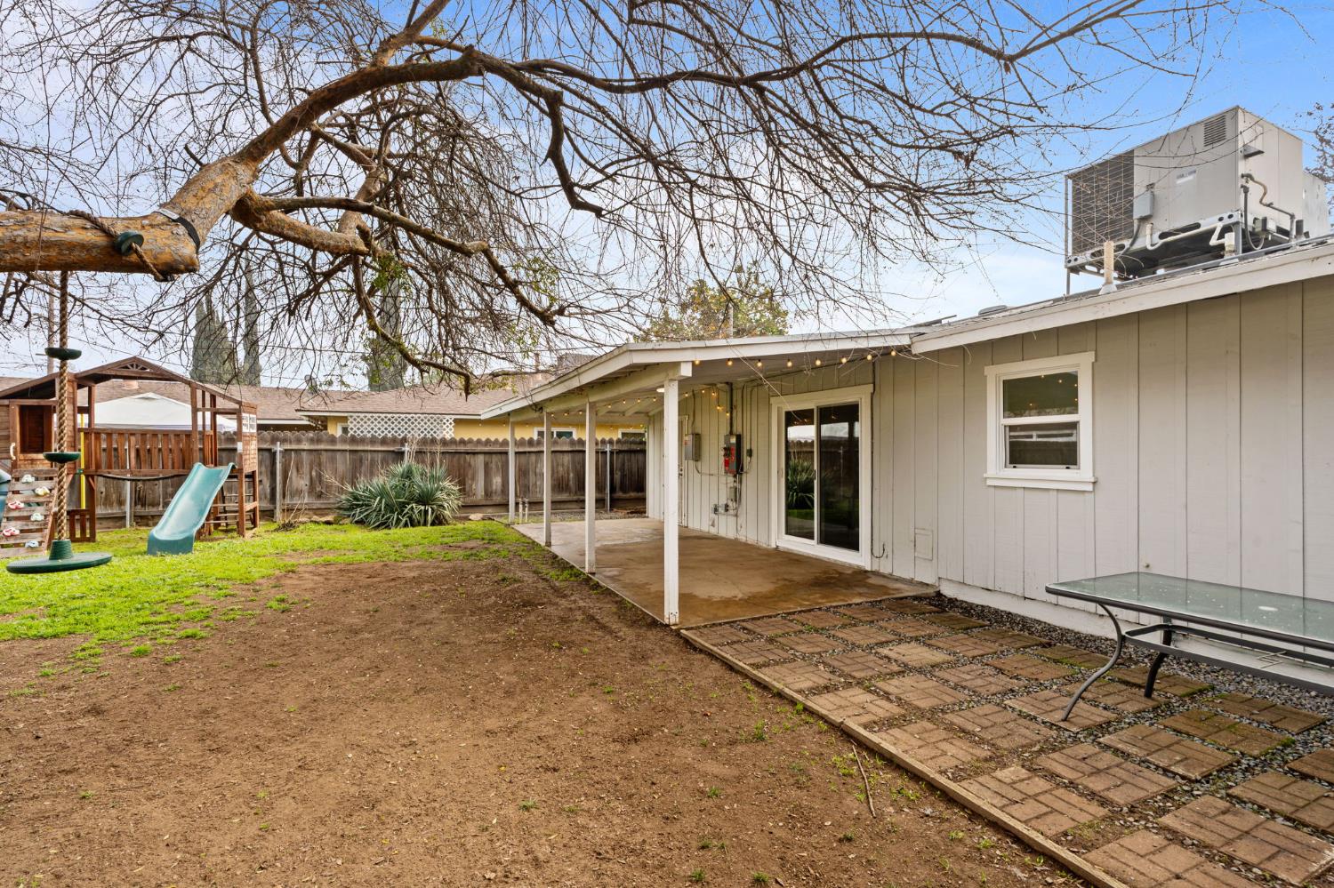 1114 W Princeton Ave, Fresno, CA 93705