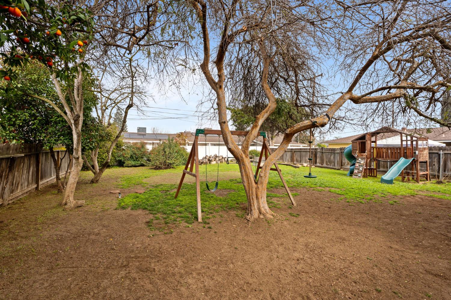 1114 W Princeton Ave, Fresno, CA 93705