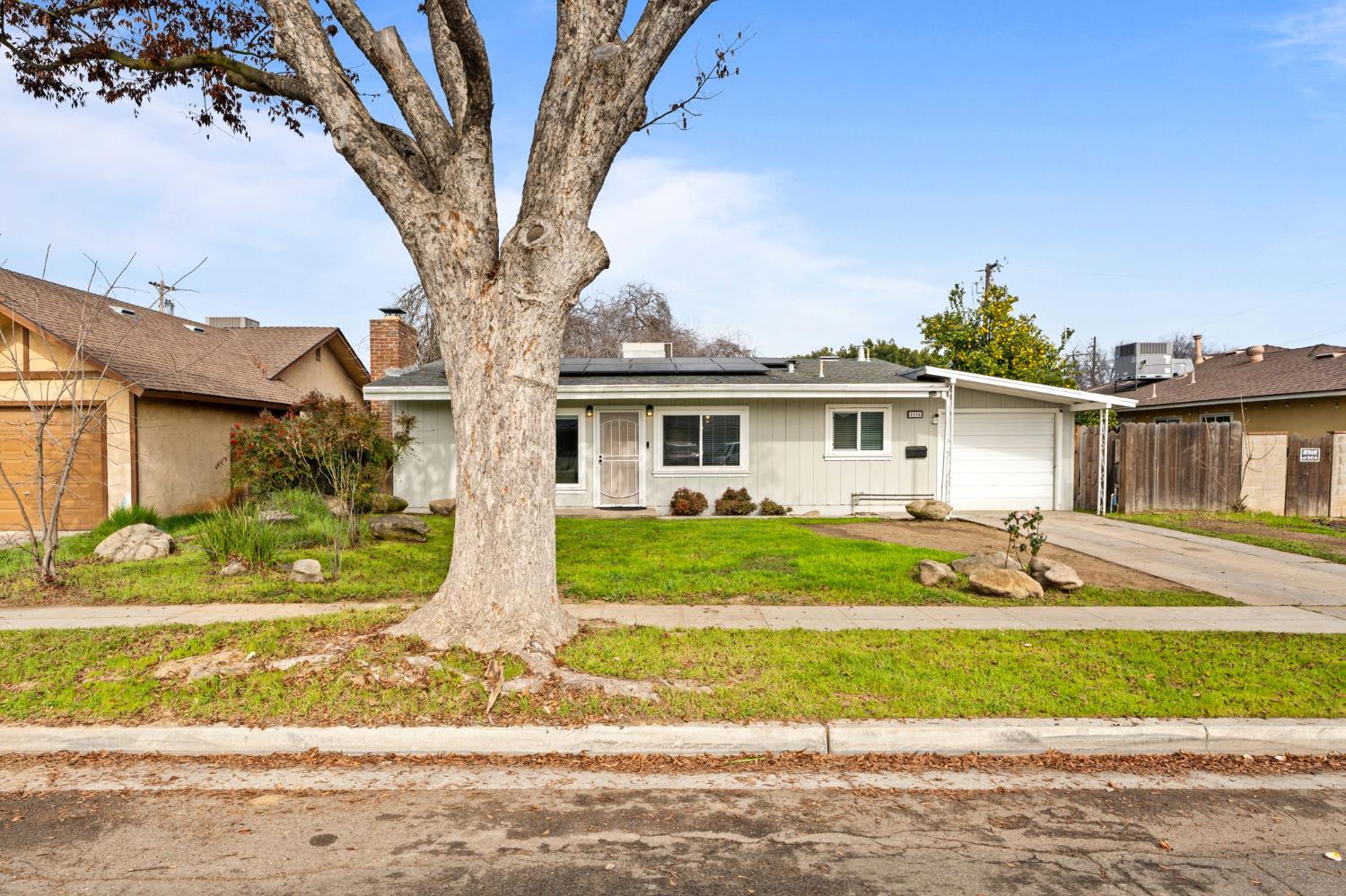 1114 W Princeton Ave, Fresno, CA 93705