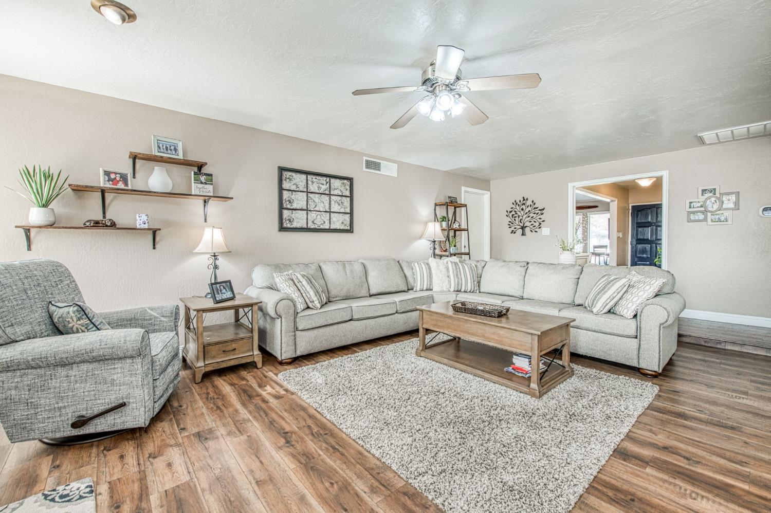 1557 W Warner Ave, Fresno, CA 93711