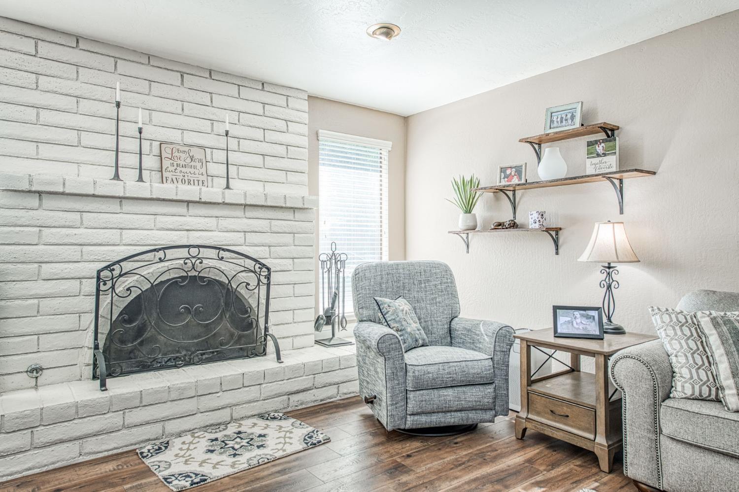 1557 W Warner Ave, Fresno, CA 93711