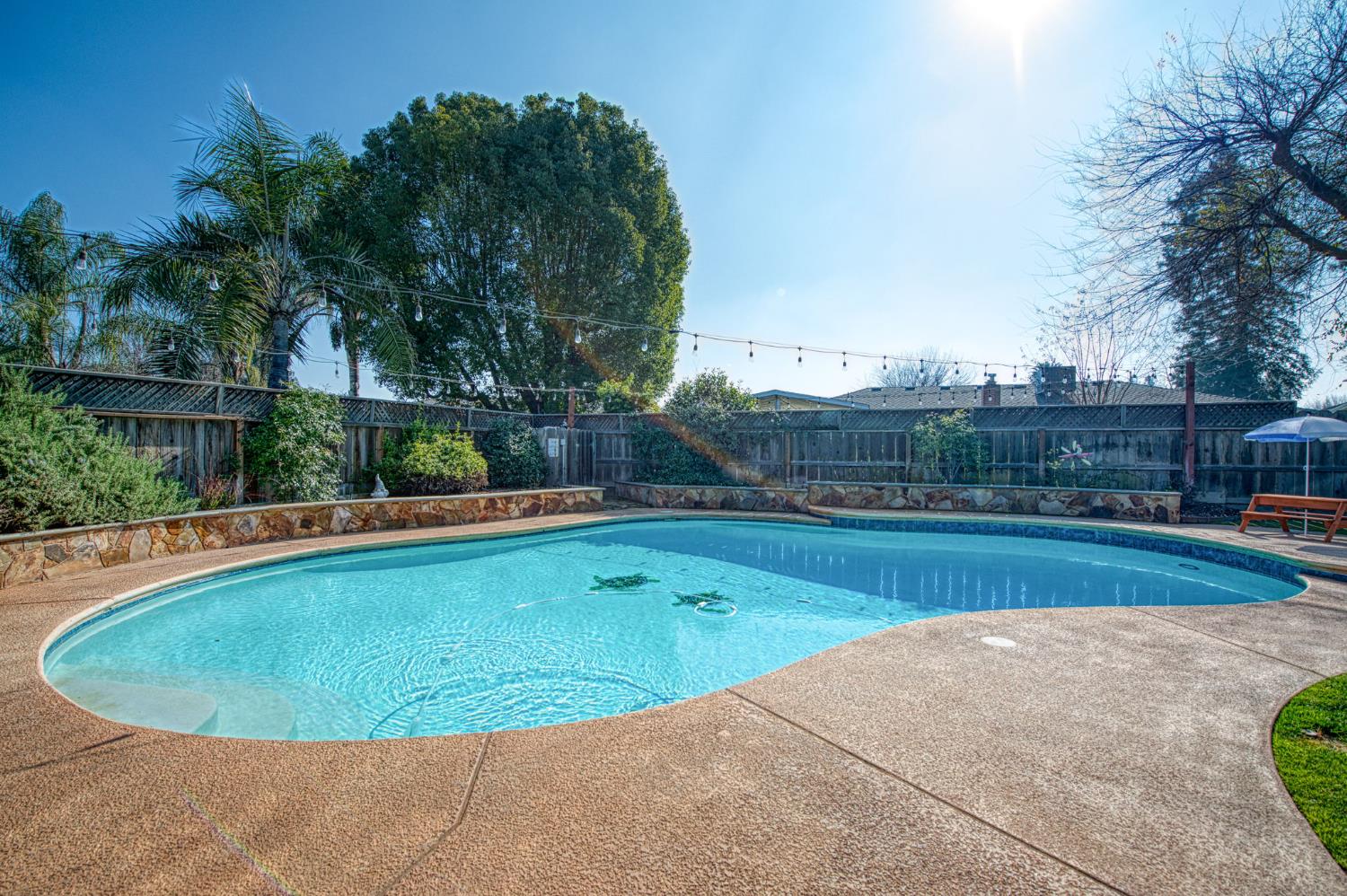 1557 W Warner Ave, Fresno, CA 93711