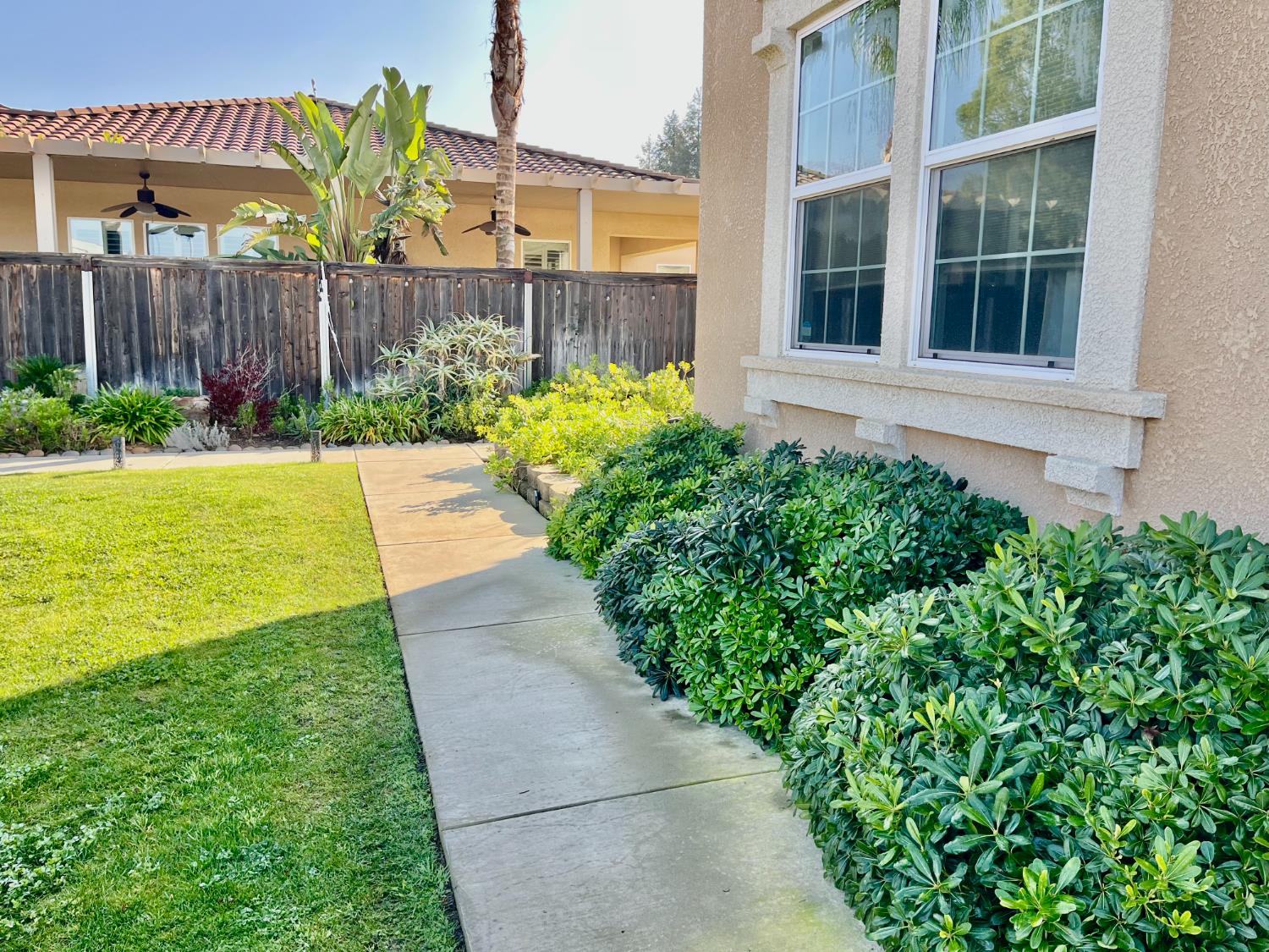 2845 E Goshen, Fresno, CA 93720