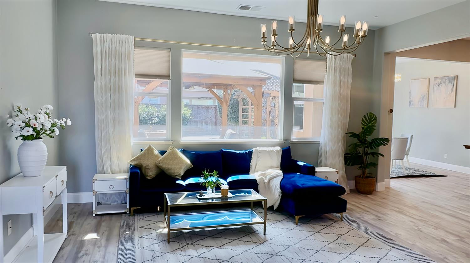 2845 E Goshen, Fresno, CA 93720