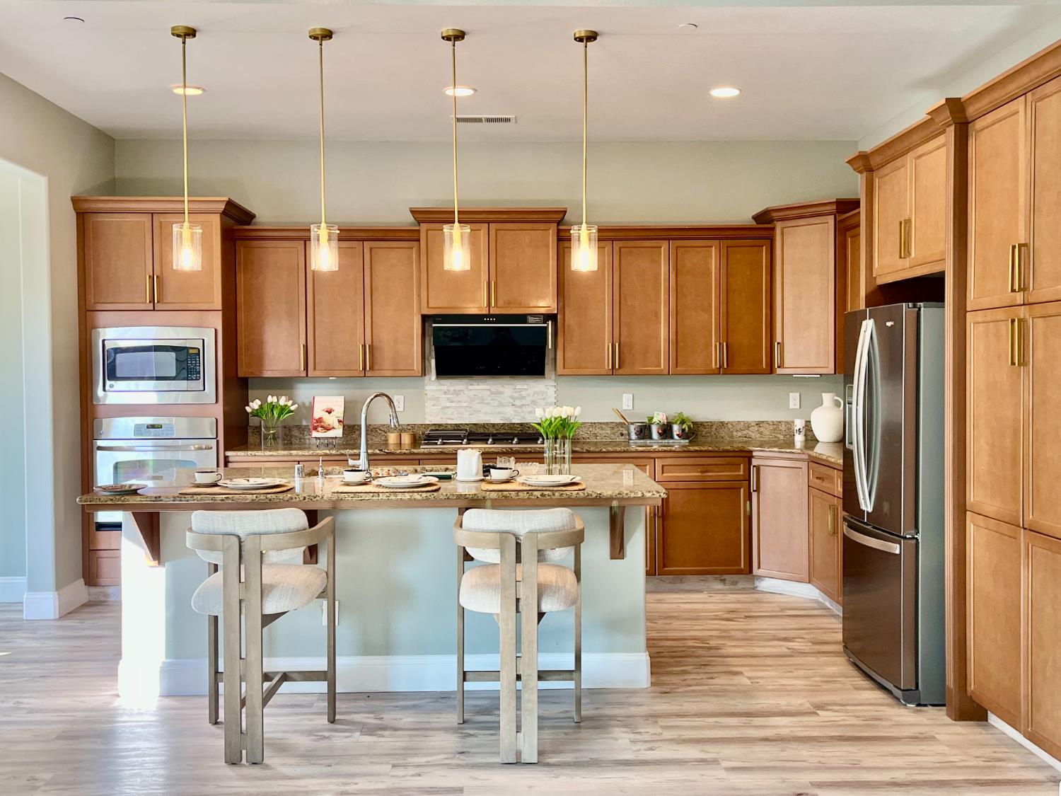 2845 E Goshen, Fresno, CA 93720