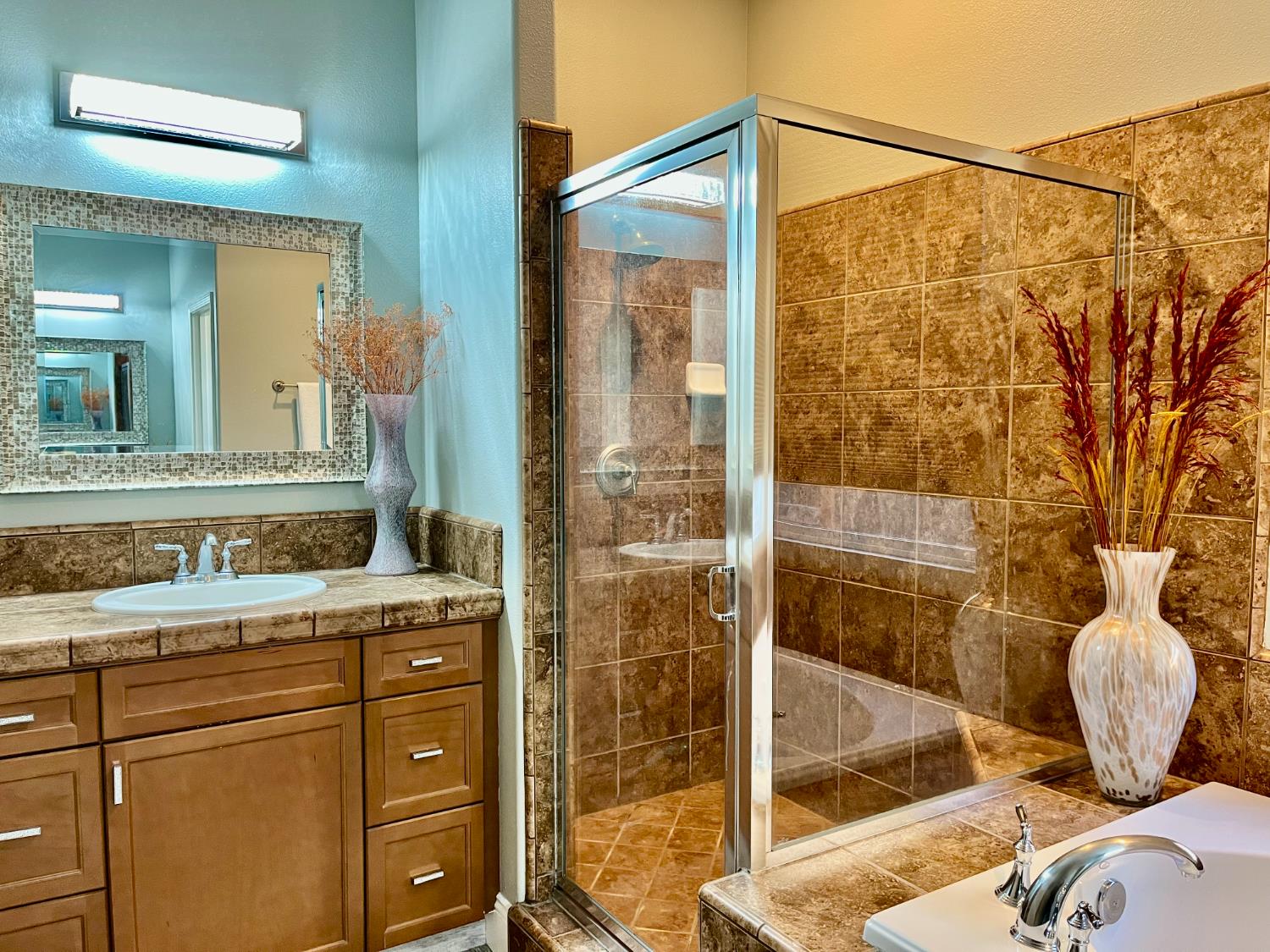 2845 E Goshen, Fresno, CA 93720