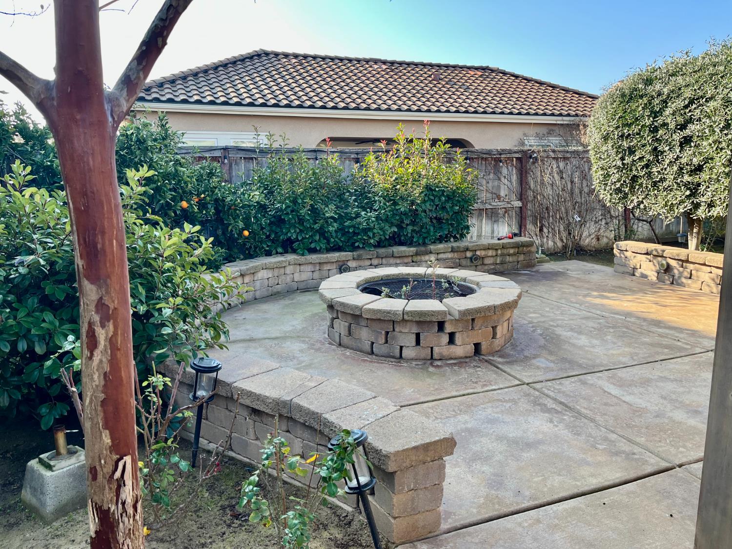 2845 E Goshen, Fresno, CA 93720