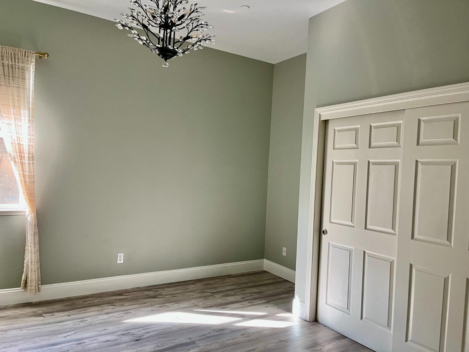 2845 E Goshen, Fresno, CA 93720