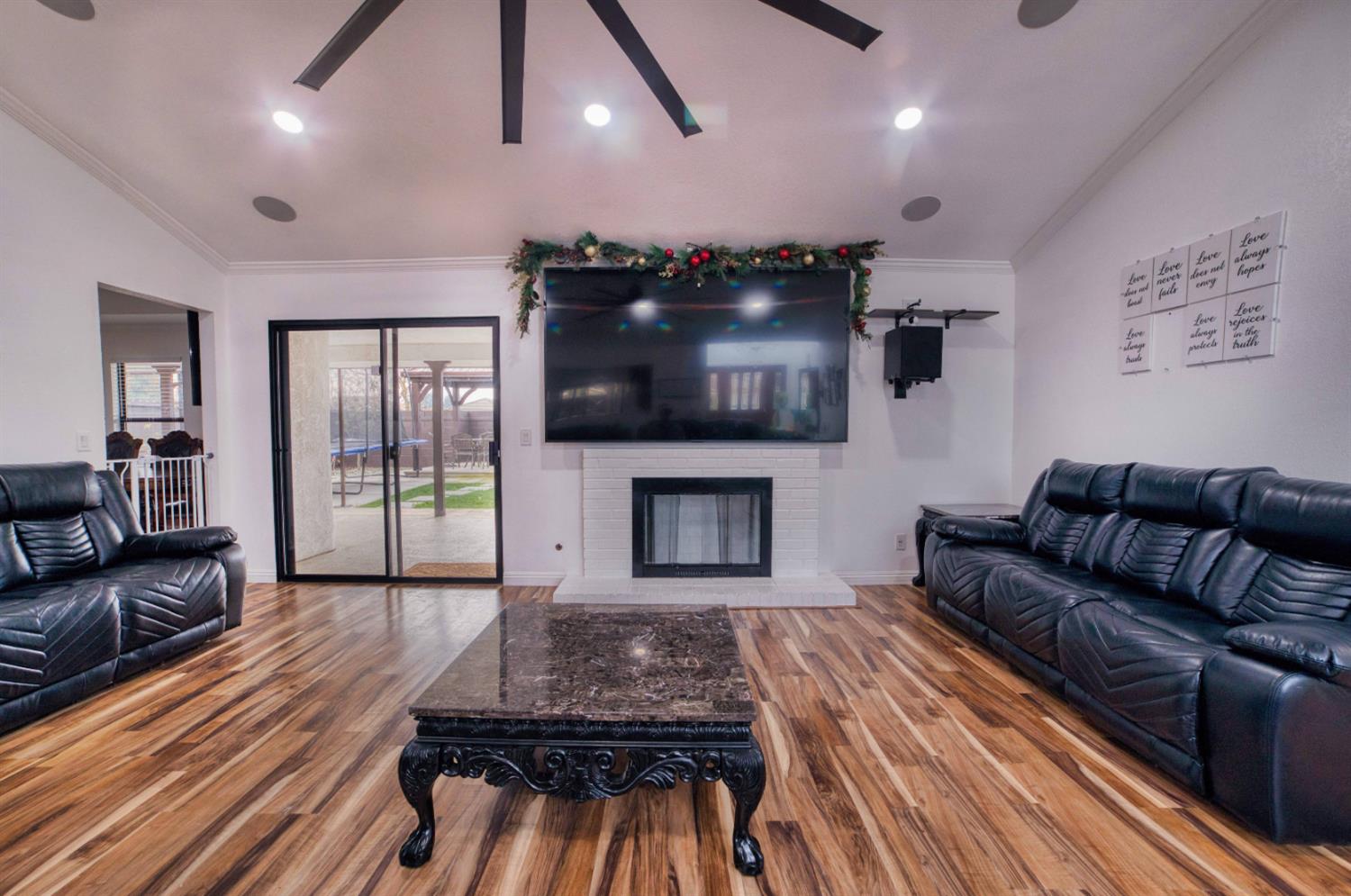 2520 Meadowrest Way, Madera, CA 93637