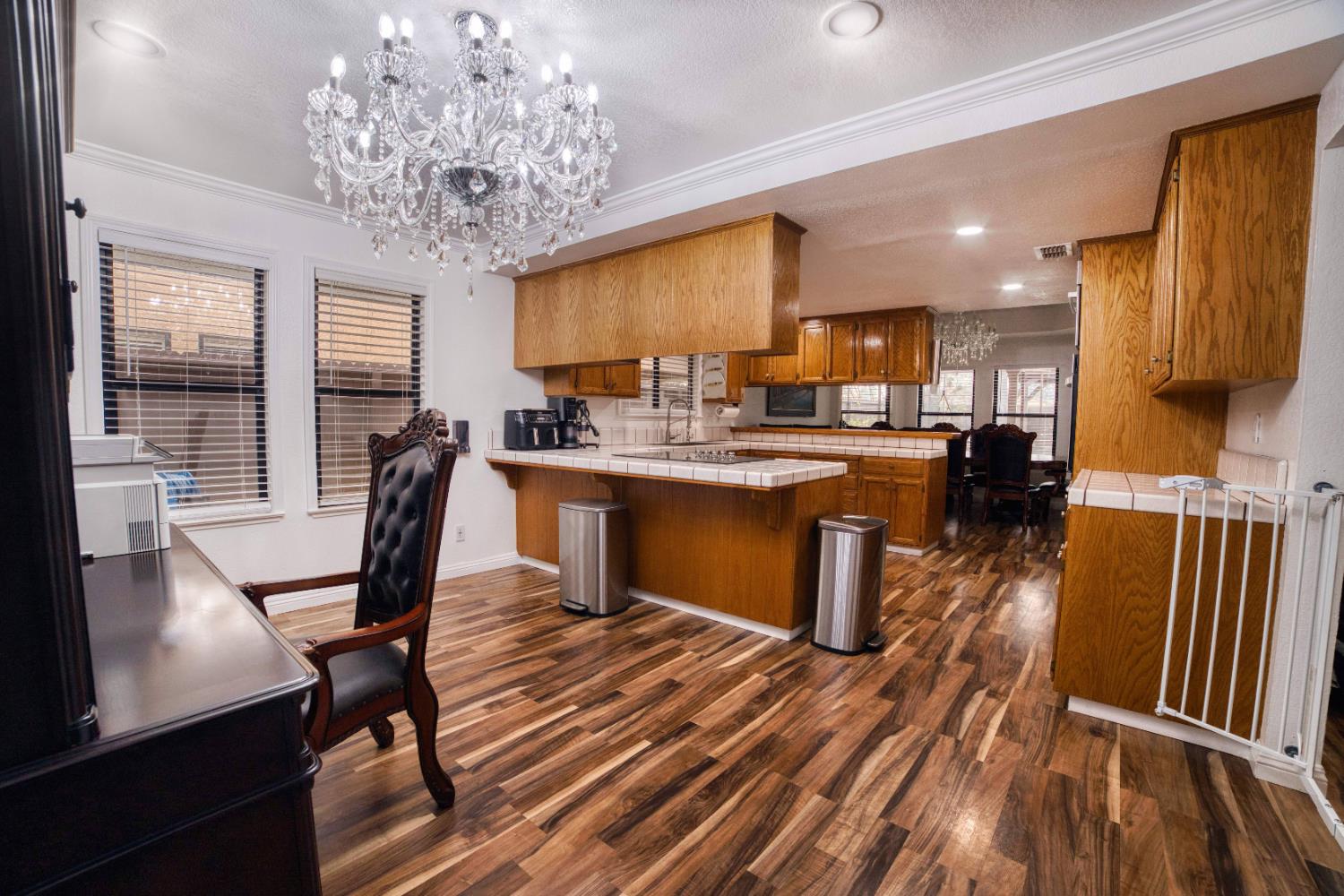 2520 Meadowrest Way, Madera, CA 93637