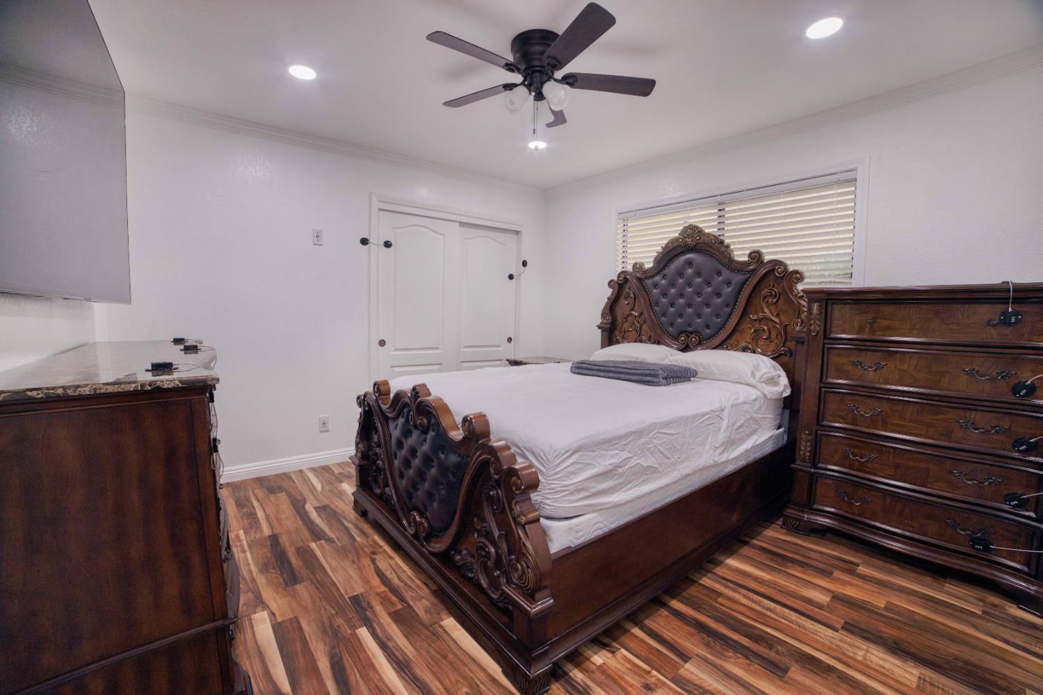 2520 Meadowrest Way, Madera, CA 93637