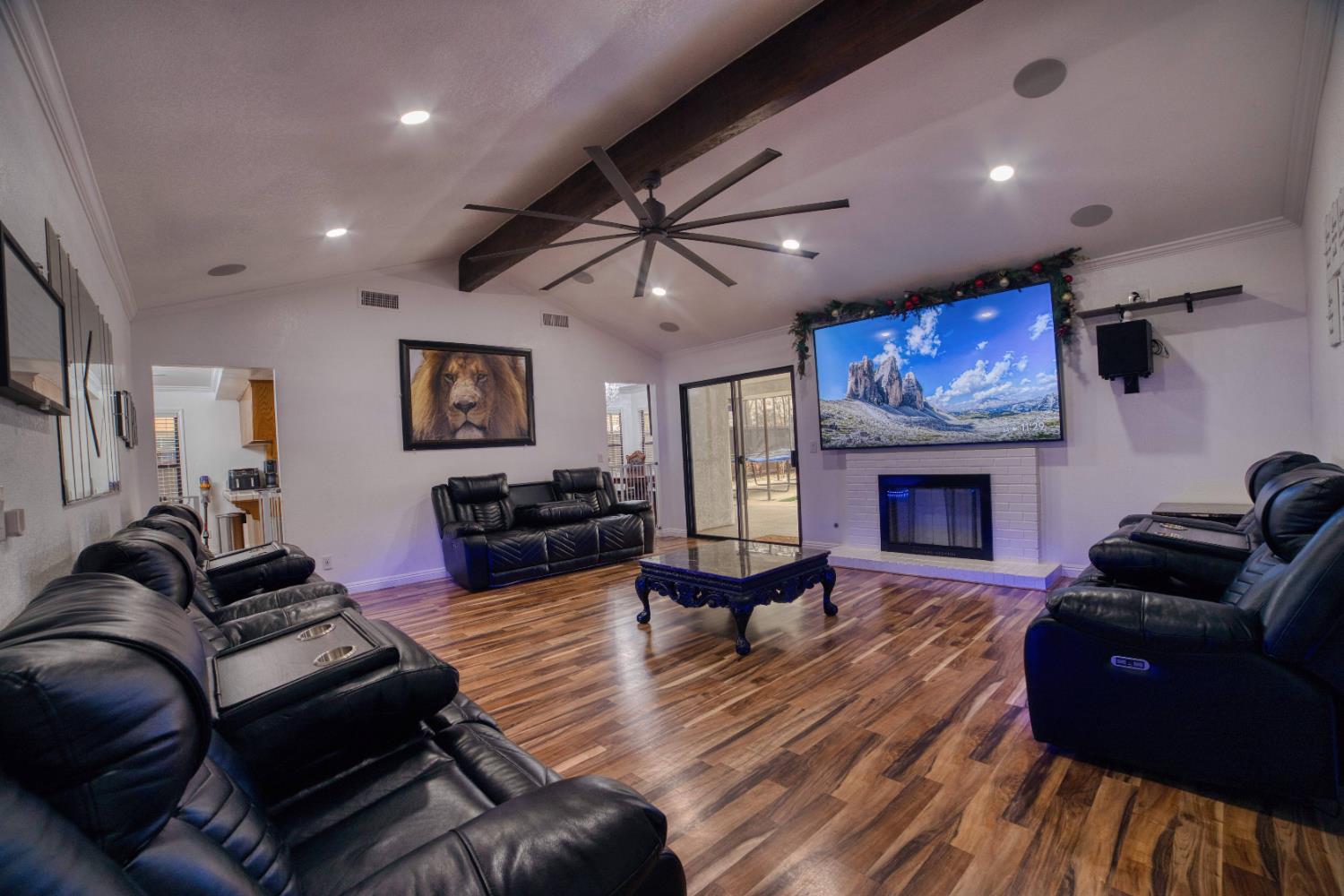 2520 Meadowrest Way, Madera, CA 93637