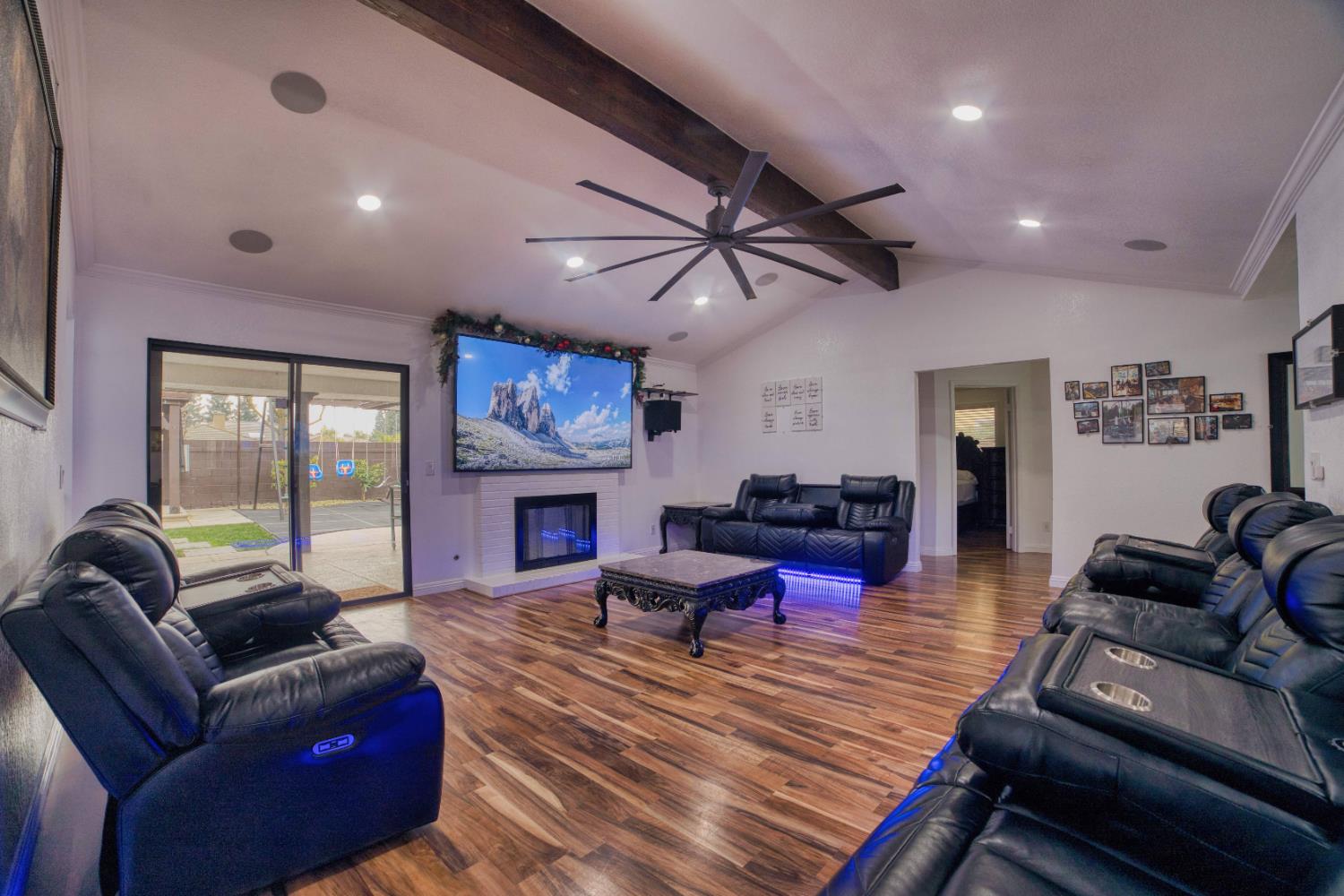 2520 Meadowrest Way, Madera, CA 93637