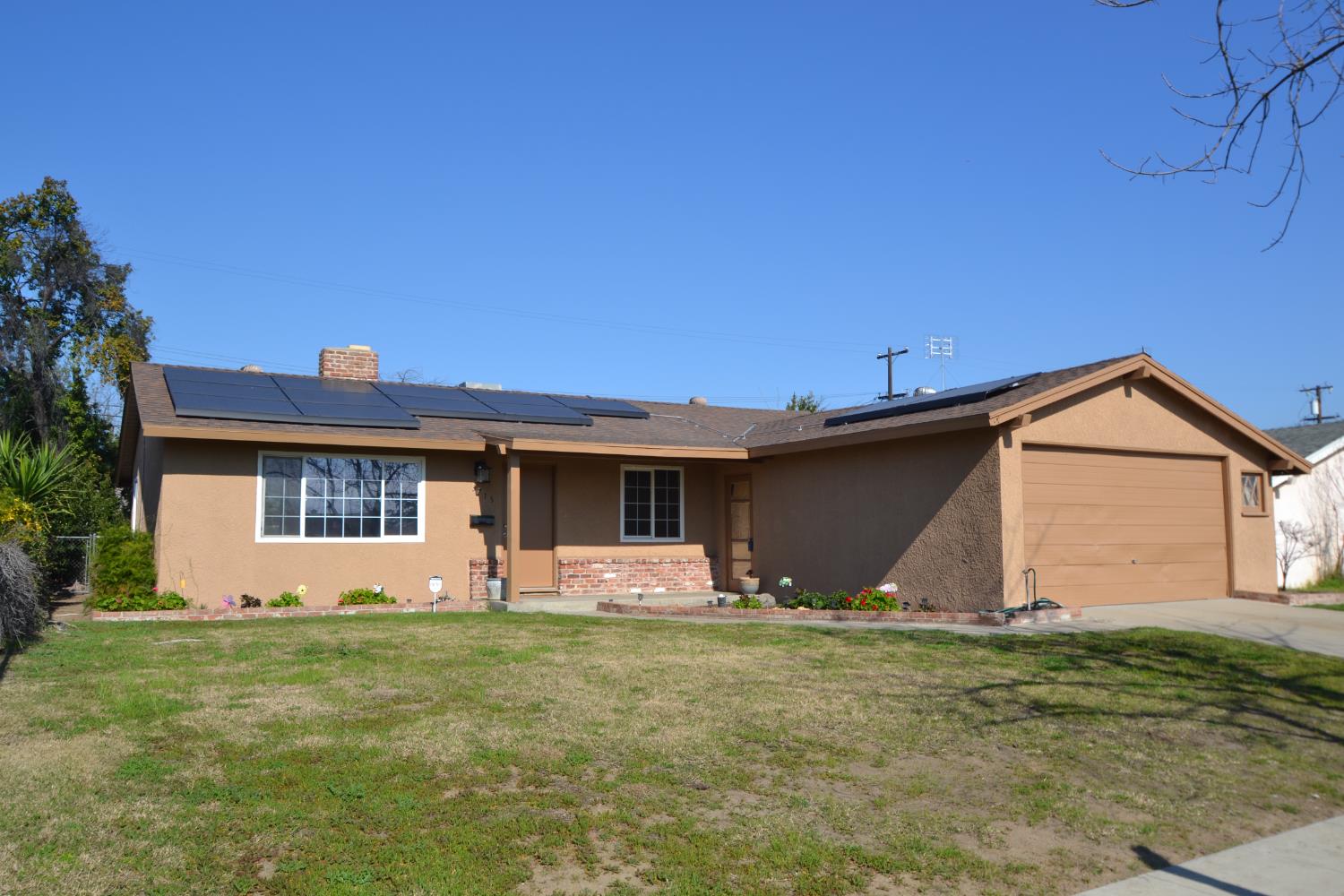 3715 E Garland Ave, Fresno, CA 93726