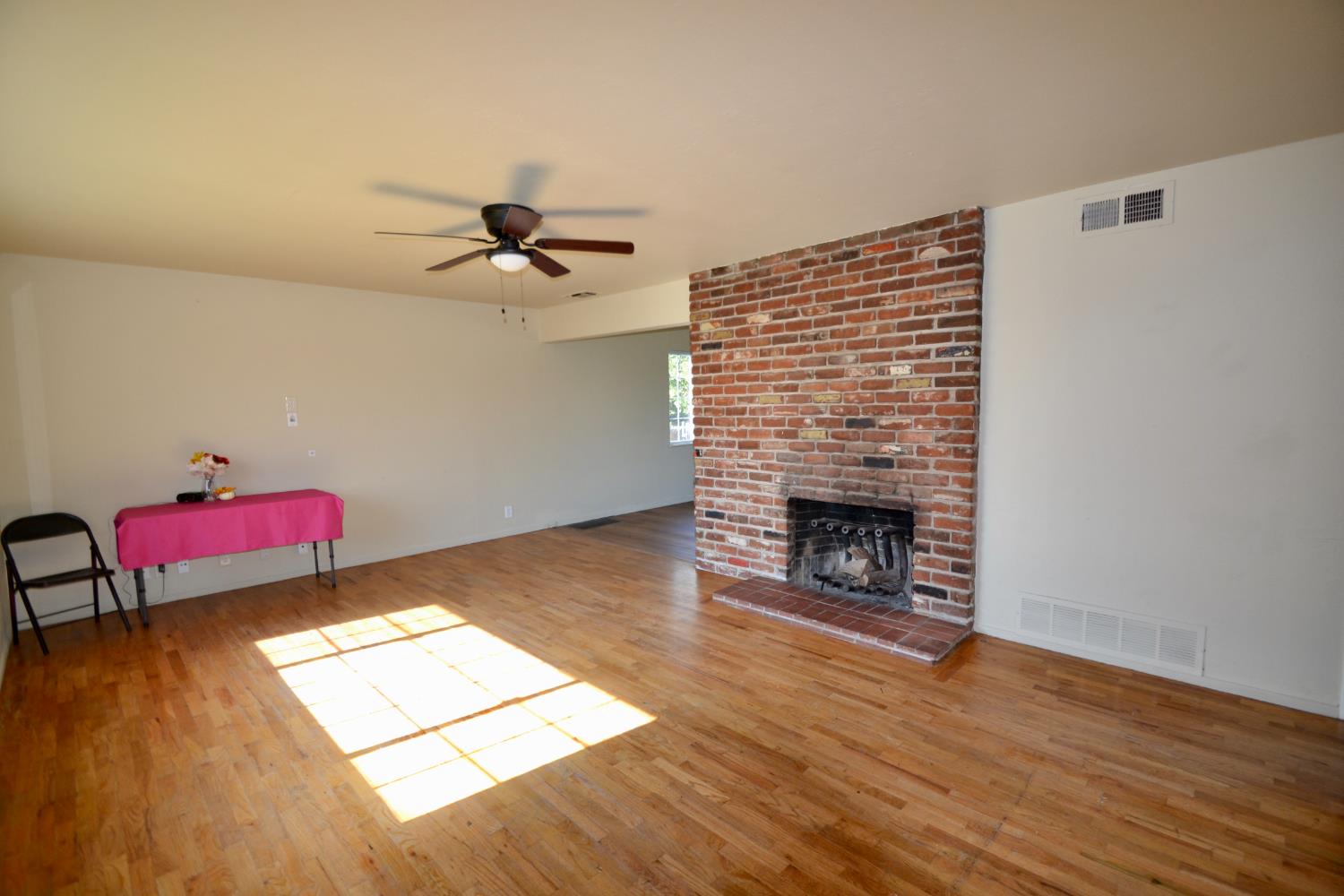 3715 E Garland Ave, Fresno, CA 93726