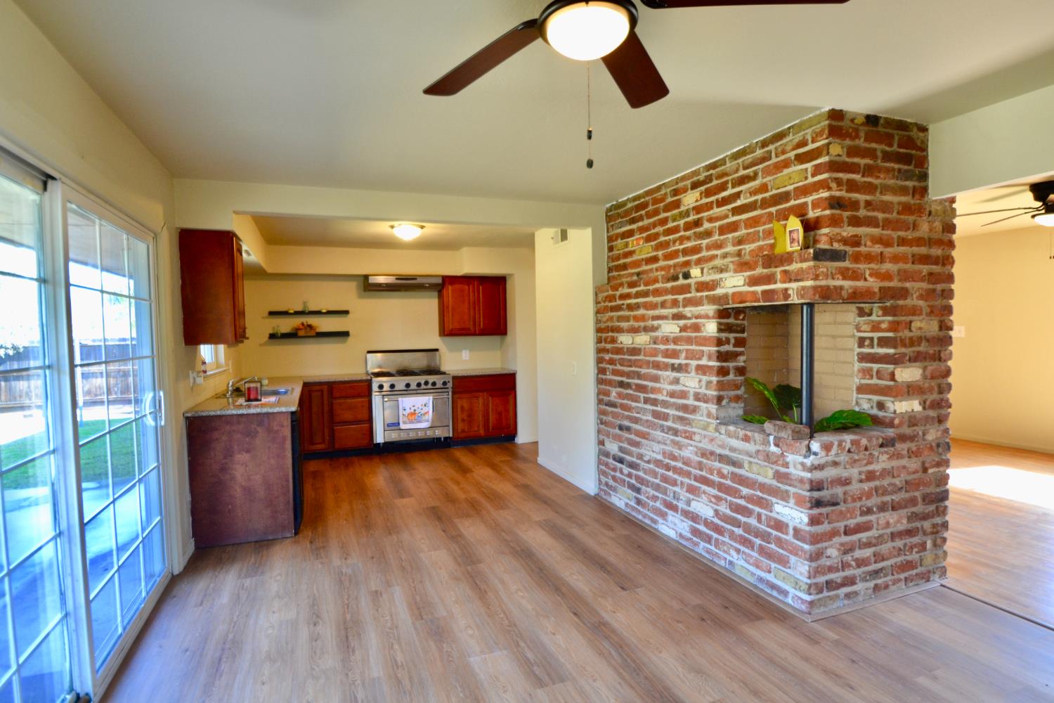 3715 E Garland Ave, Fresno, CA 93726