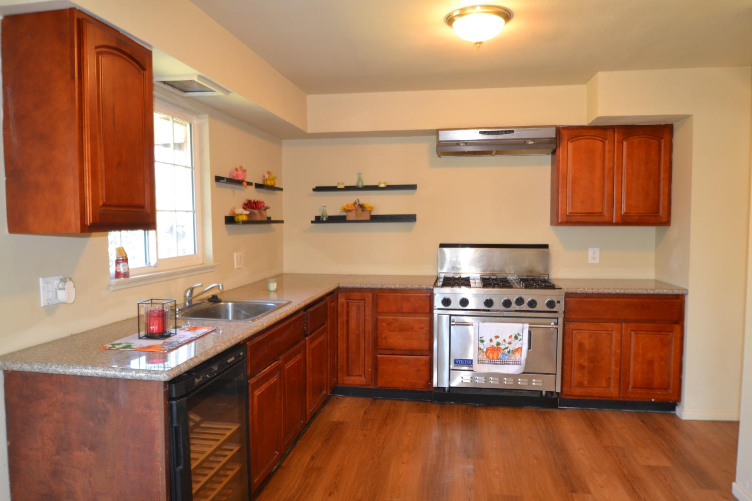 3715 E Garland Ave, Fresno, CA 93726