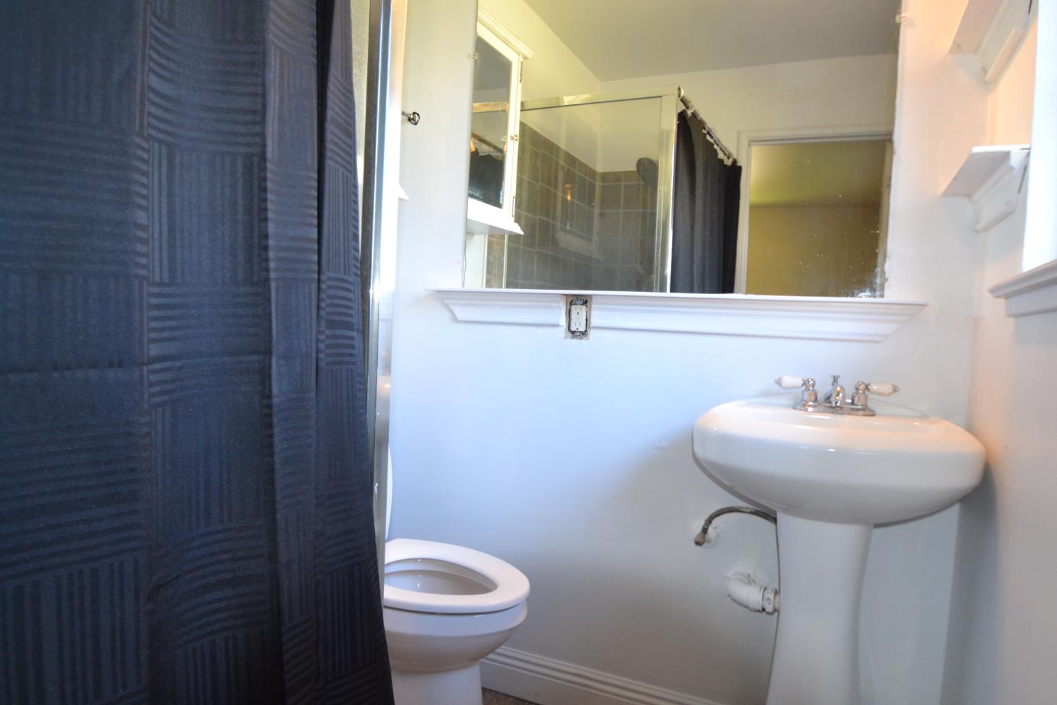 3715 E Garland Ave, Fresno, CA 93726