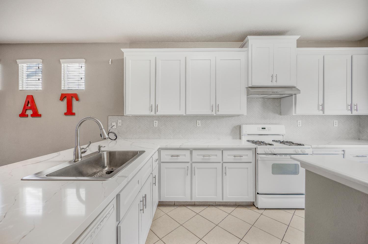 4626 W Javier Way, Fresno, CA 93722