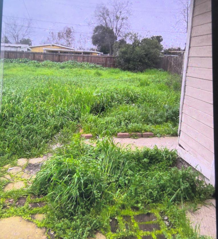 2003 E Buckingham Way, Fresno, CA 93726