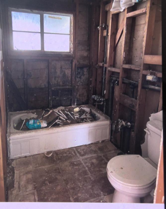 2003 E Buckingham Way, Fresno, CA 93726