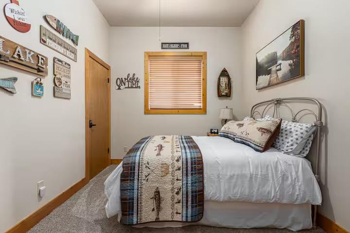 40830 Village Pass Ln #22, Shaver Lake, CA 93664