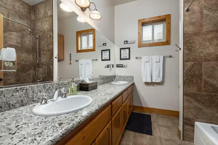 40830 Village Pass Ln #22, Shaver Lake, CA 93664