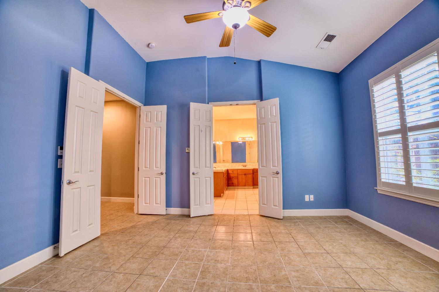 6009 W Goux Ave, Fresno, CA 93722