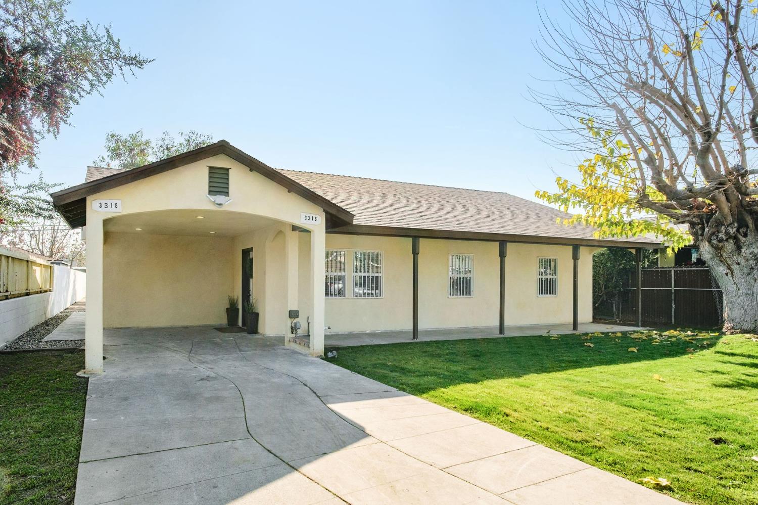 3316 E Clinton Ave, Fresno, CA 93703