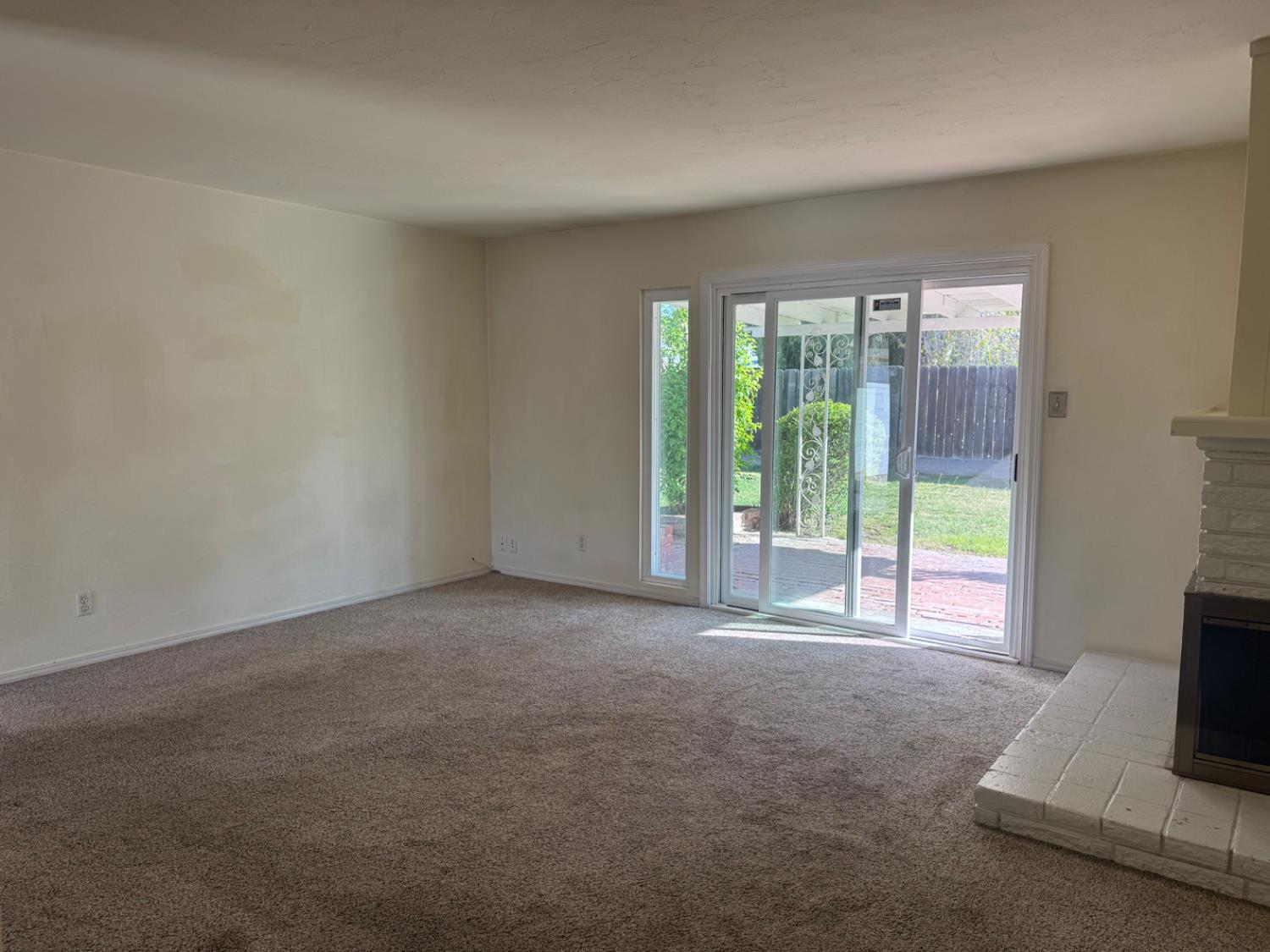 4656 N 5Th St, Fresno, CA 93726