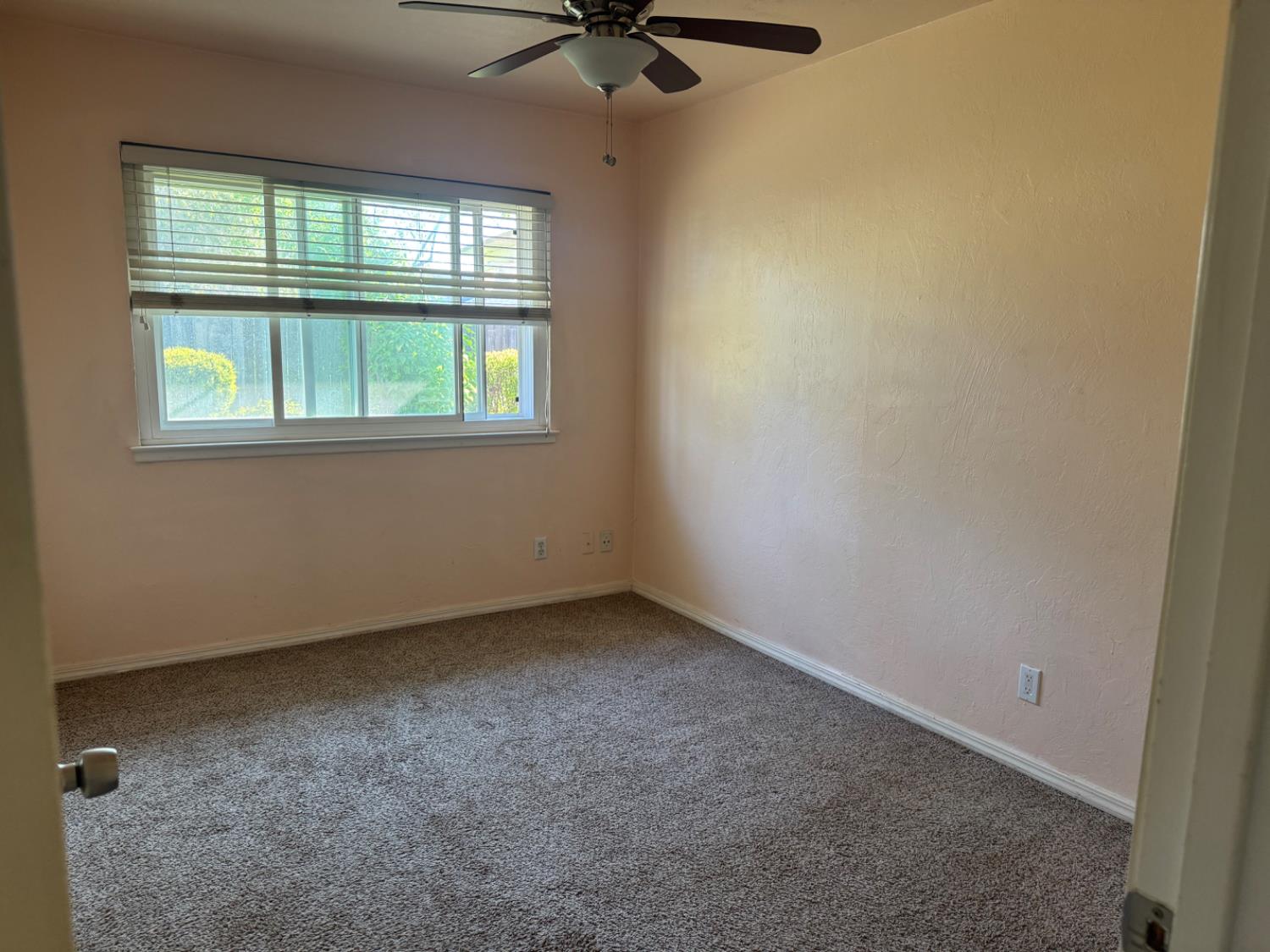 4656 N 5Th St, Fresno, CA 93726