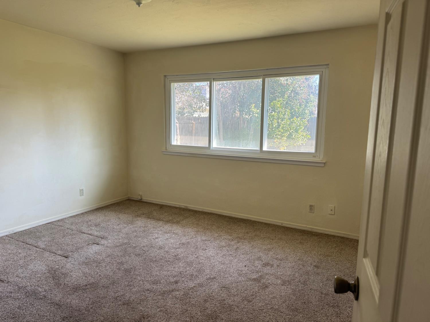 4656 N 5Th St, Fresno, CA 93726