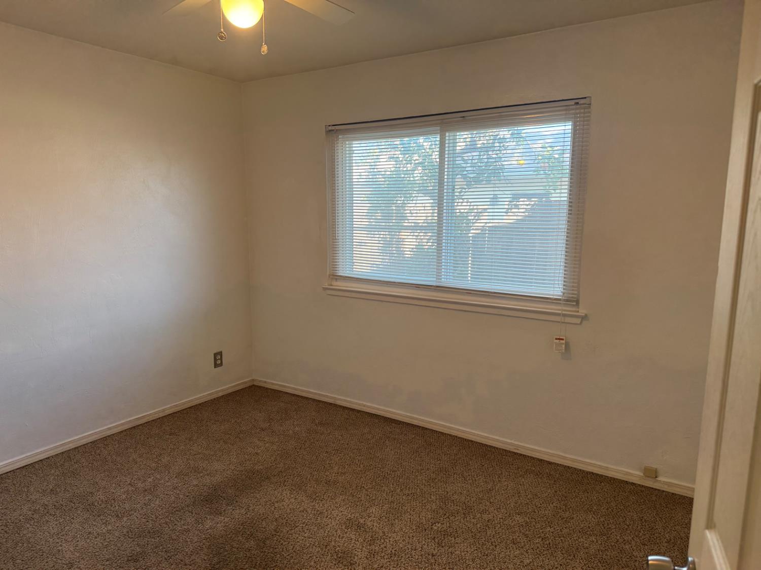 4656 N 5Th St, Fresno, CA 93726