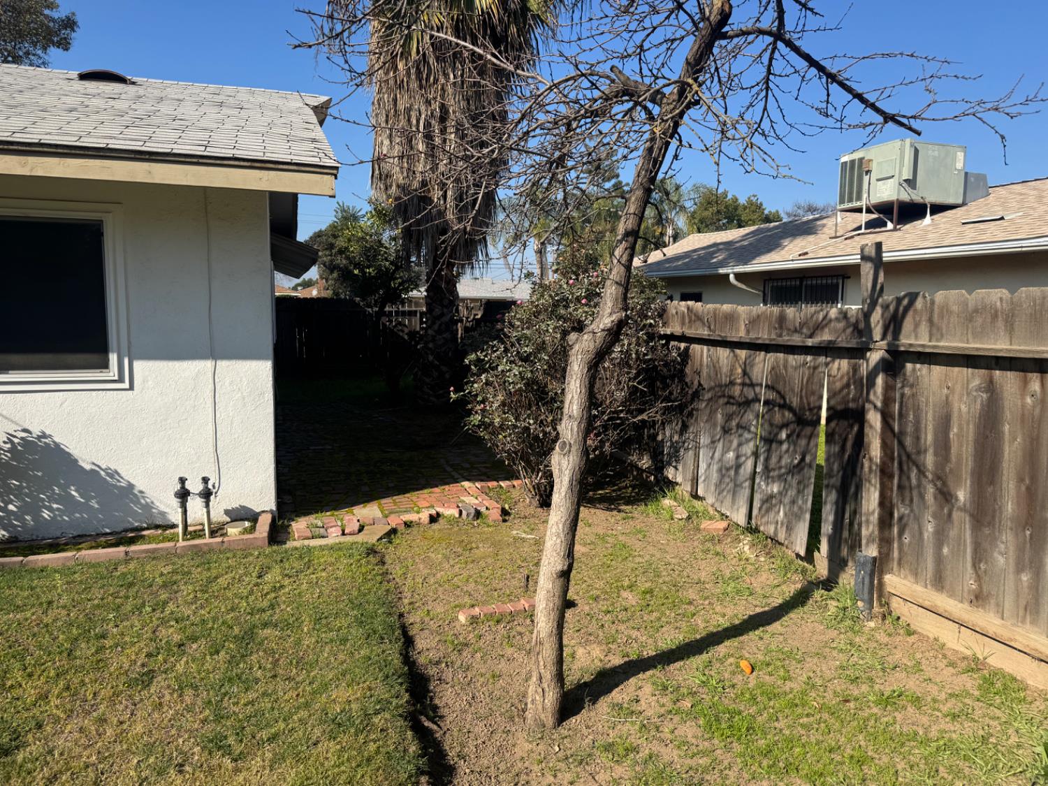 4656 N 5Th St, Fresno, CA 93726