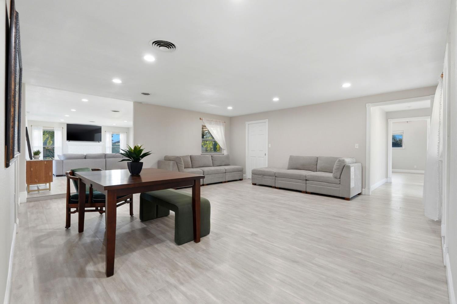 610 W Barstow, Fresno, CA 93704