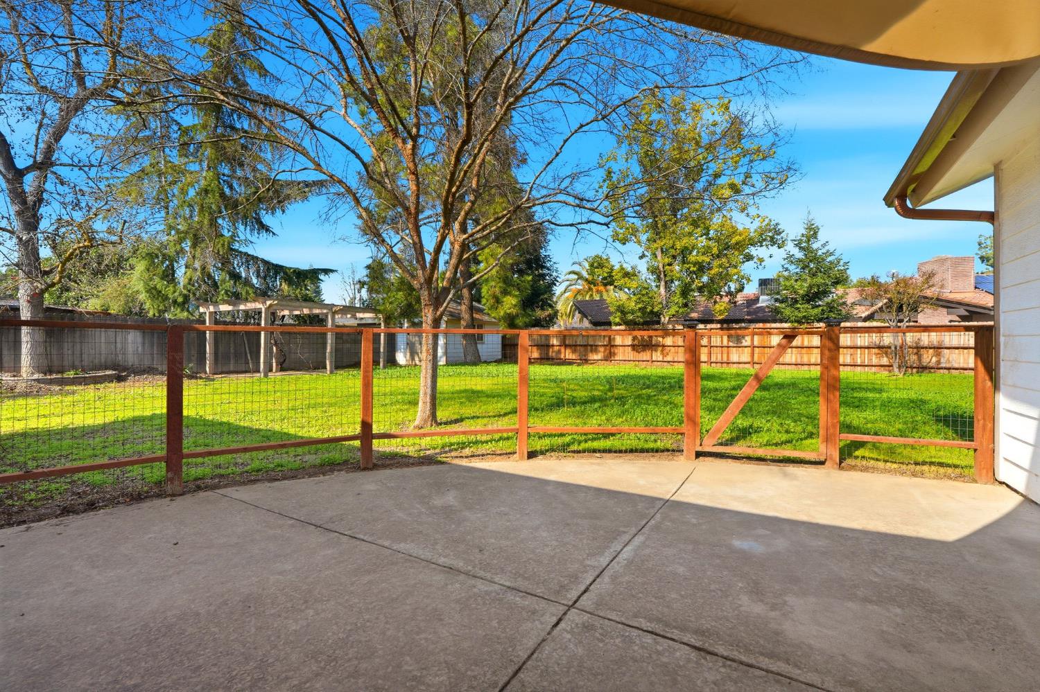 610 W Barstow, Fresno, CA 93704