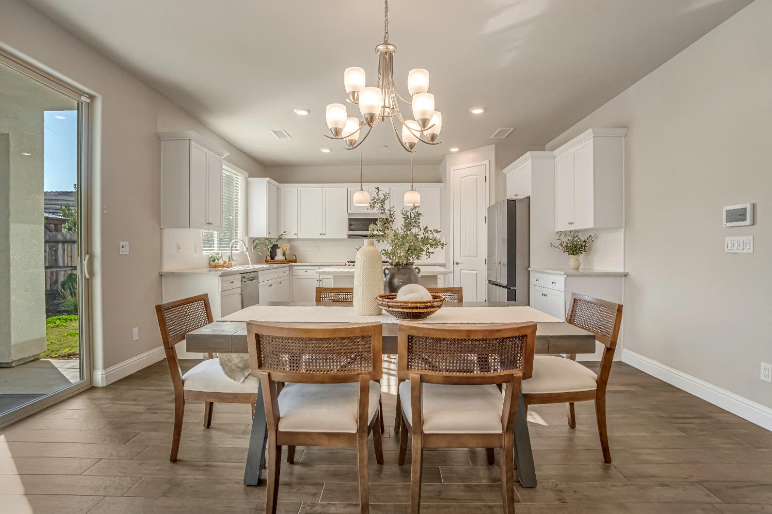 2944 Vermont Ave, Clovis, CA 93619