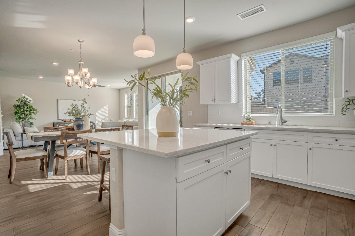 2944 Vermont Ave, Clovis, CA 93619