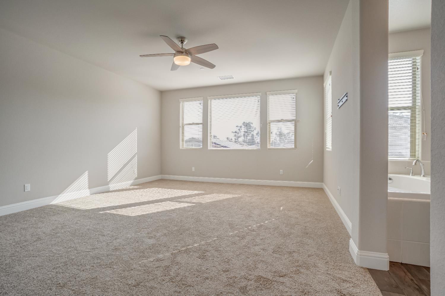 2944 Vermont Ave, Clovis, CA 93619