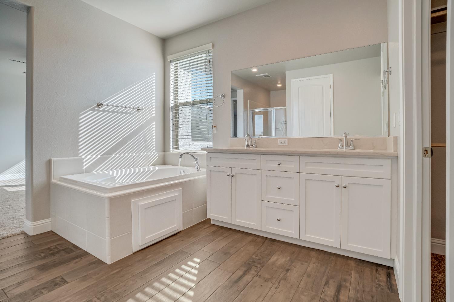 2944 Vermont Ave, Clovis, CA 93619