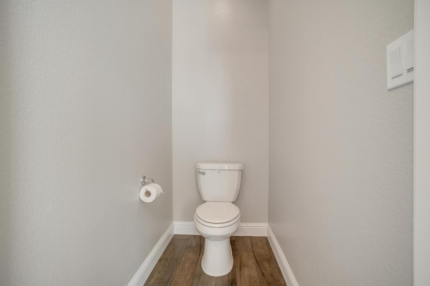 2944 Vermont Ave, Clovis, CA 93619